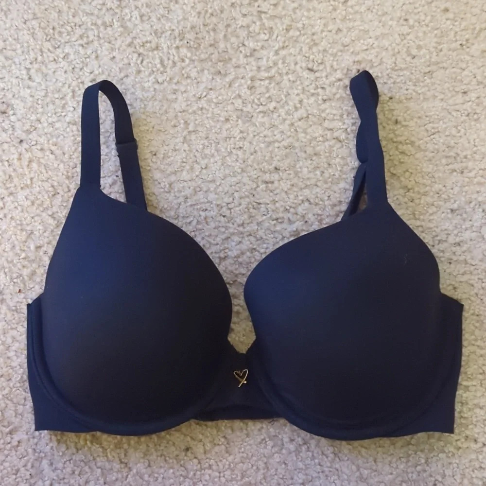 Victoria Secret Black Lined Semi Adjustable Straps Two Clasp Bra Size 32DD